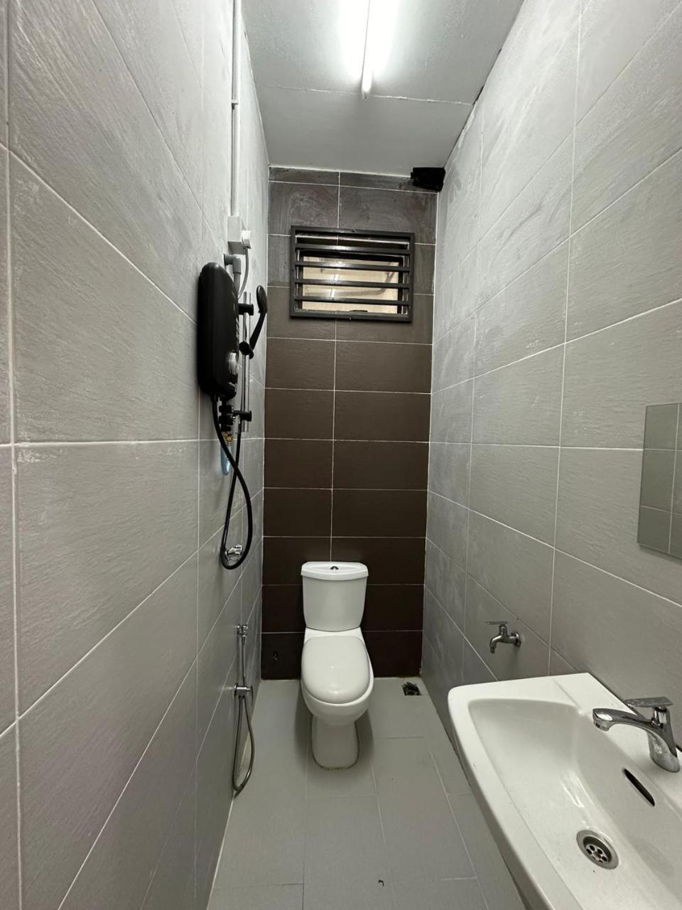 Homestay Kemaman Fyna08 Semi-D, 4 Bedrooms Dekat Pantai キジャル エクステリア 写真