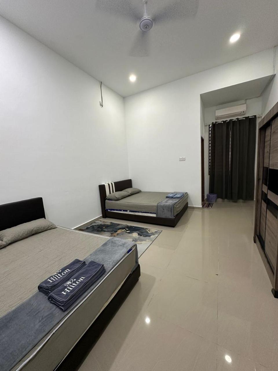Homestay Kemaman Fyna08 Semi-D, 4 Bedrooms Dekat Pantai キジャル エクステリア 写真