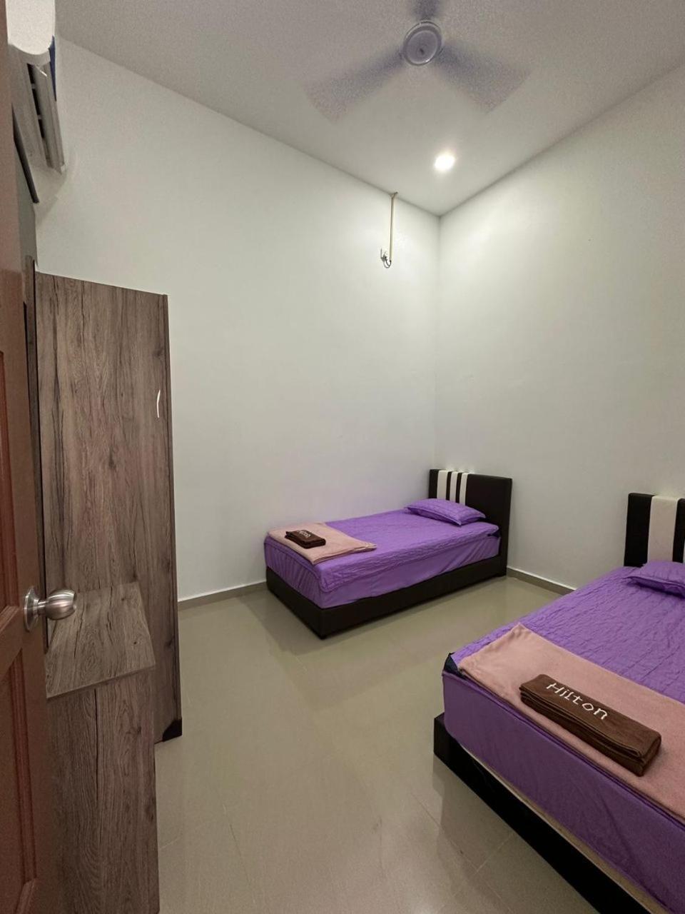 Homestay Kemaman Fyna08 Semi-D, 4 Bedrooms Dekat Pantai キジャル エクステリア 写真
